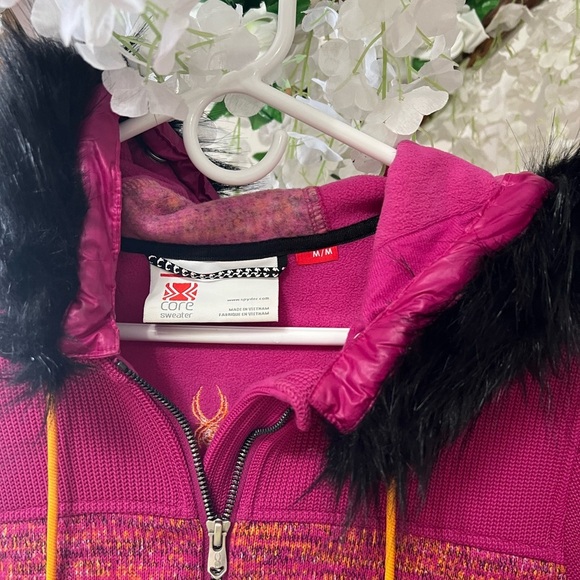 Spyder Pink Ski Jacket with Black Fur Trim and Full-Length Zipper 🕷️ - Picture 3 of 8